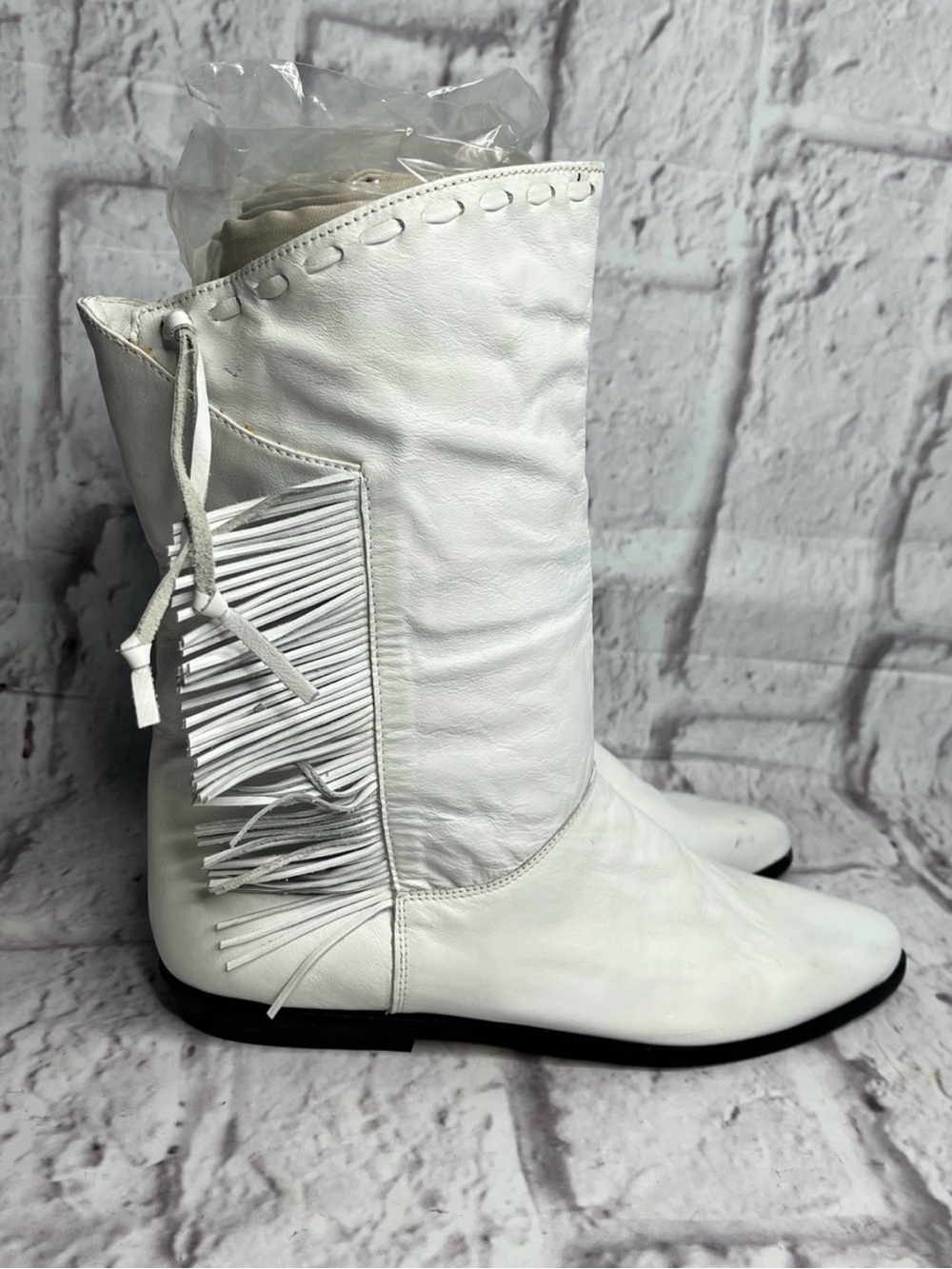 RARE FIND Vintage 1980’s clicks genuine leather white fringe boots size 9